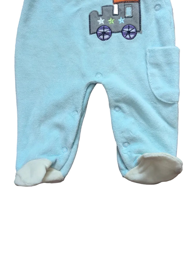 Baby C Fleece-Strampler hellblau mit Zugmotiv – Gr. 56/62, neu